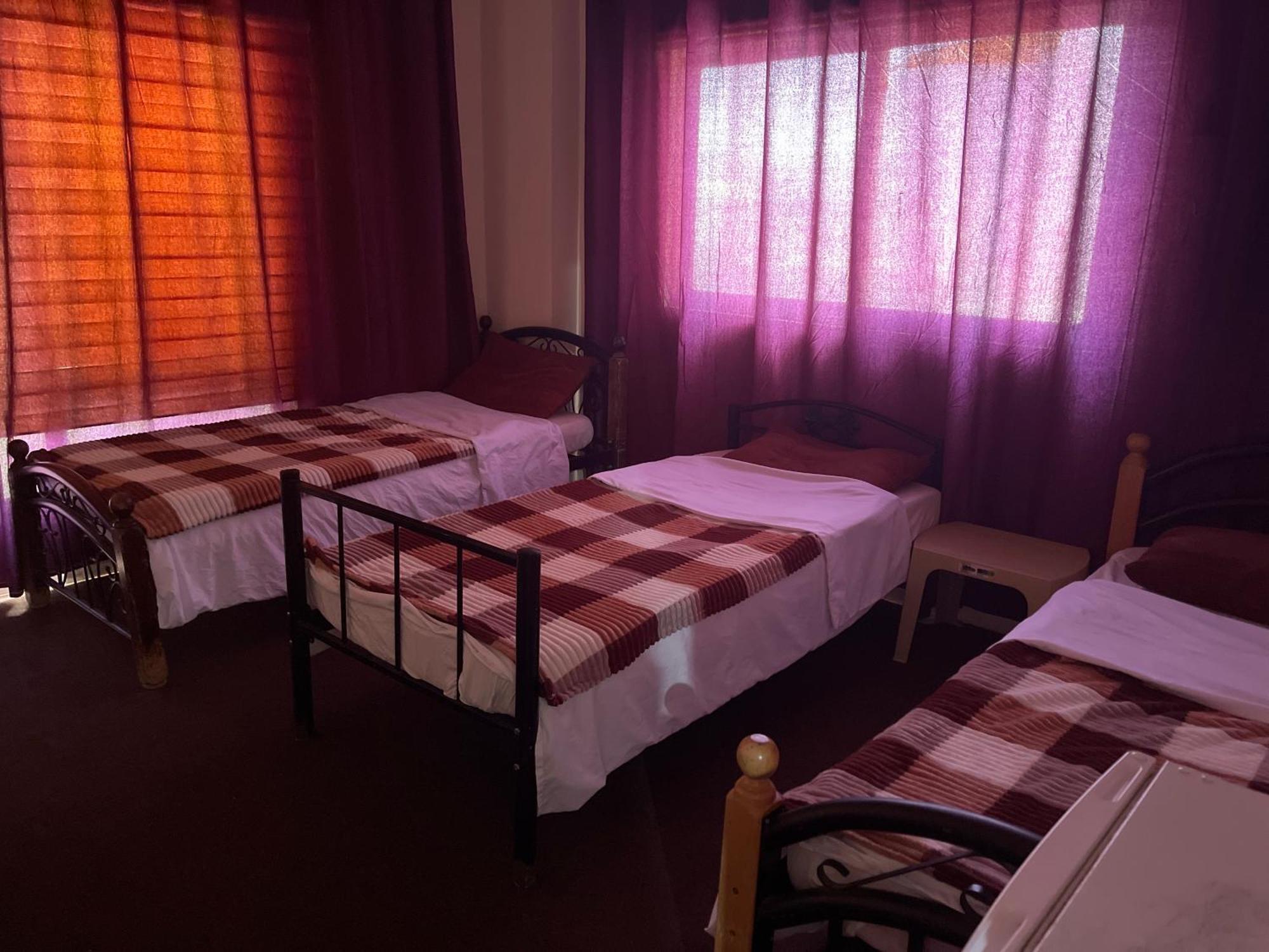 Pizza Street Hostel Aqaba Exterior photo