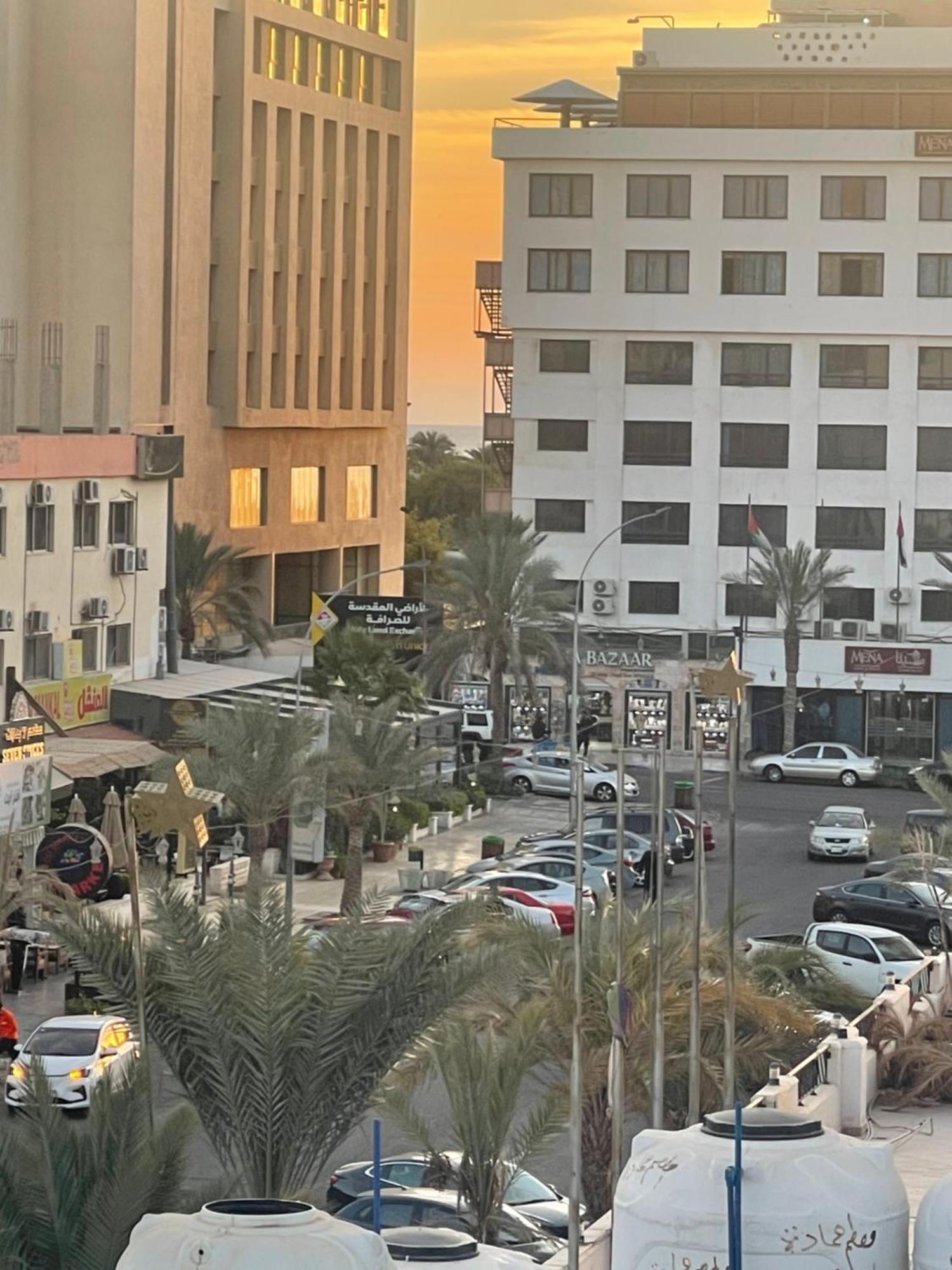 Pizza Street Hostel Aqaba Exterior photo