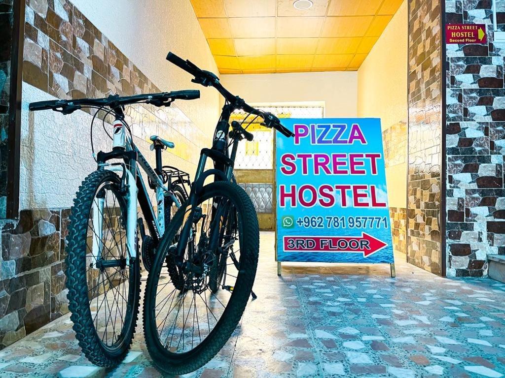Pizza Street Hostel Aqaba Exterior photo